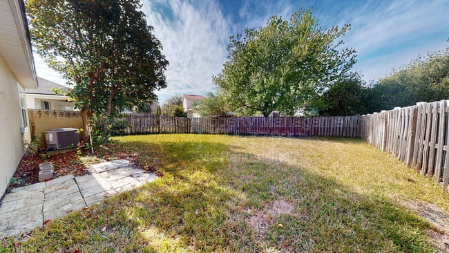 Building Photo - 14664 Falling Waters Dr
