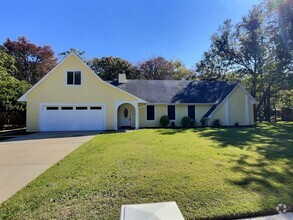 Building Photo - Spacious 4 bedroom home in Ocean Springs!
