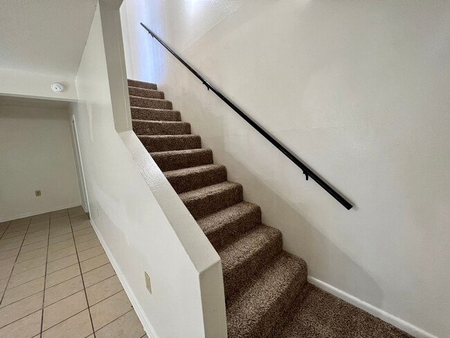 Building Photo - 306 Cougar Ridge