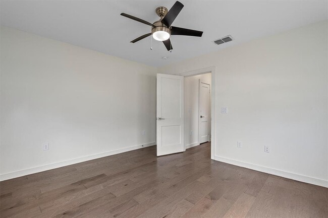 Building Photo - 2705 S 2nd St