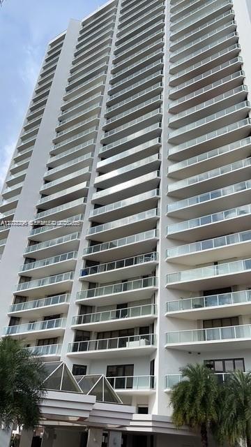 Building Photo - 19500 Turnberry Way