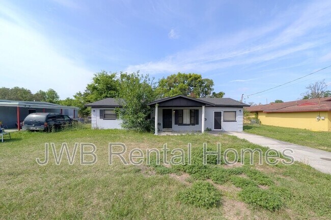 Building Photo - 7762 Lake Park Dr