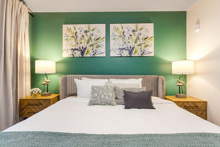 Building Photo - 611 Commerce St