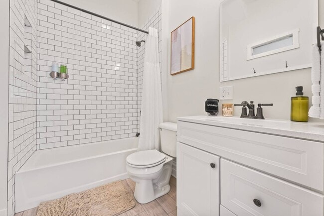 Building Photo - 1 Oak St