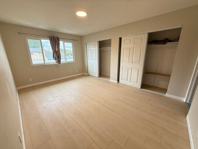 Building Photo - 27755 Del Norte Ct