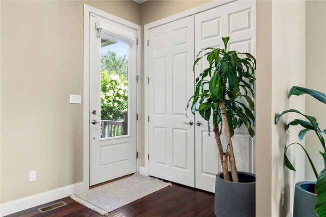 Building Photo - 261 1st St