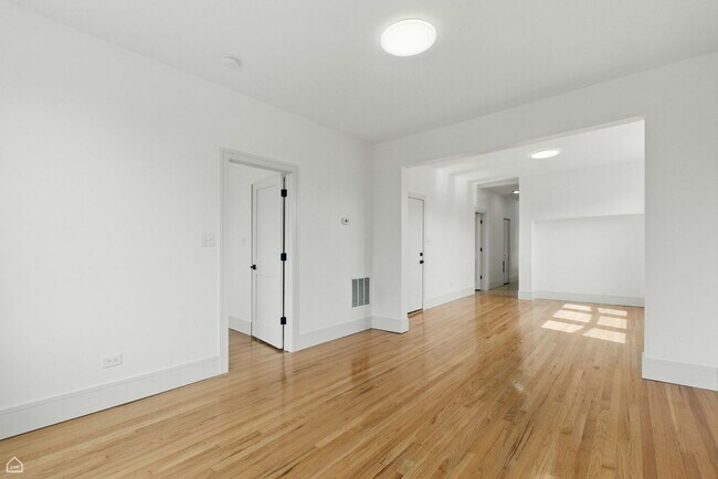 Building Photo - 1928 W 21st St