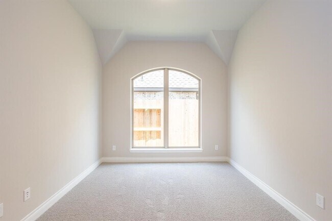 Building Photo - 1639 Rosedale Dr