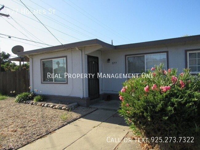 Primary Photo - 577 Holmes St