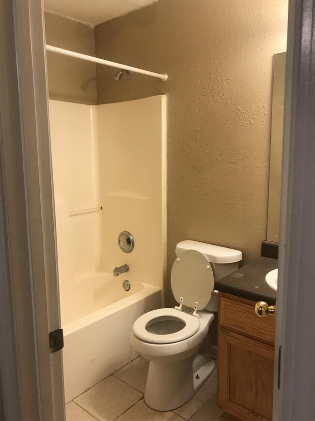 Building Photo - 6035 Creekerton Blvd