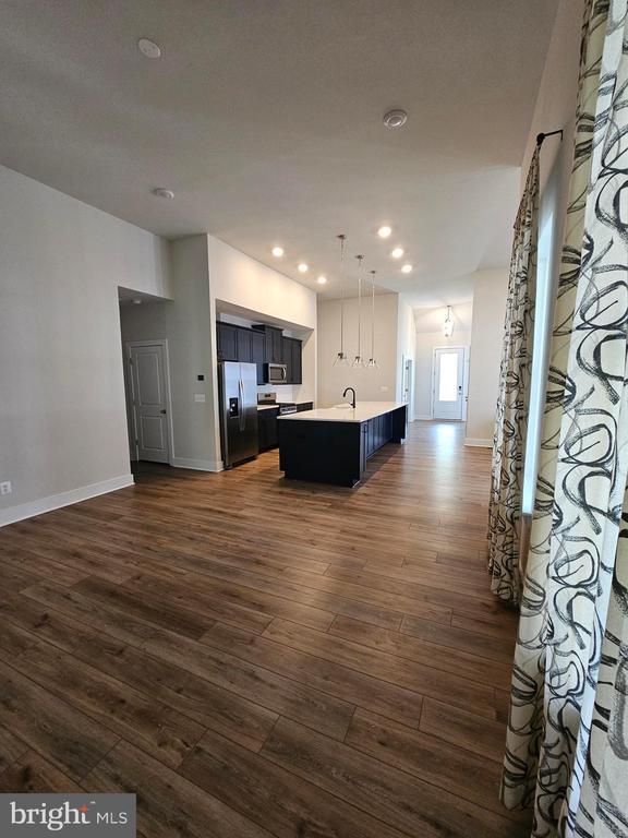Building Photo - 18583 Emerson Way