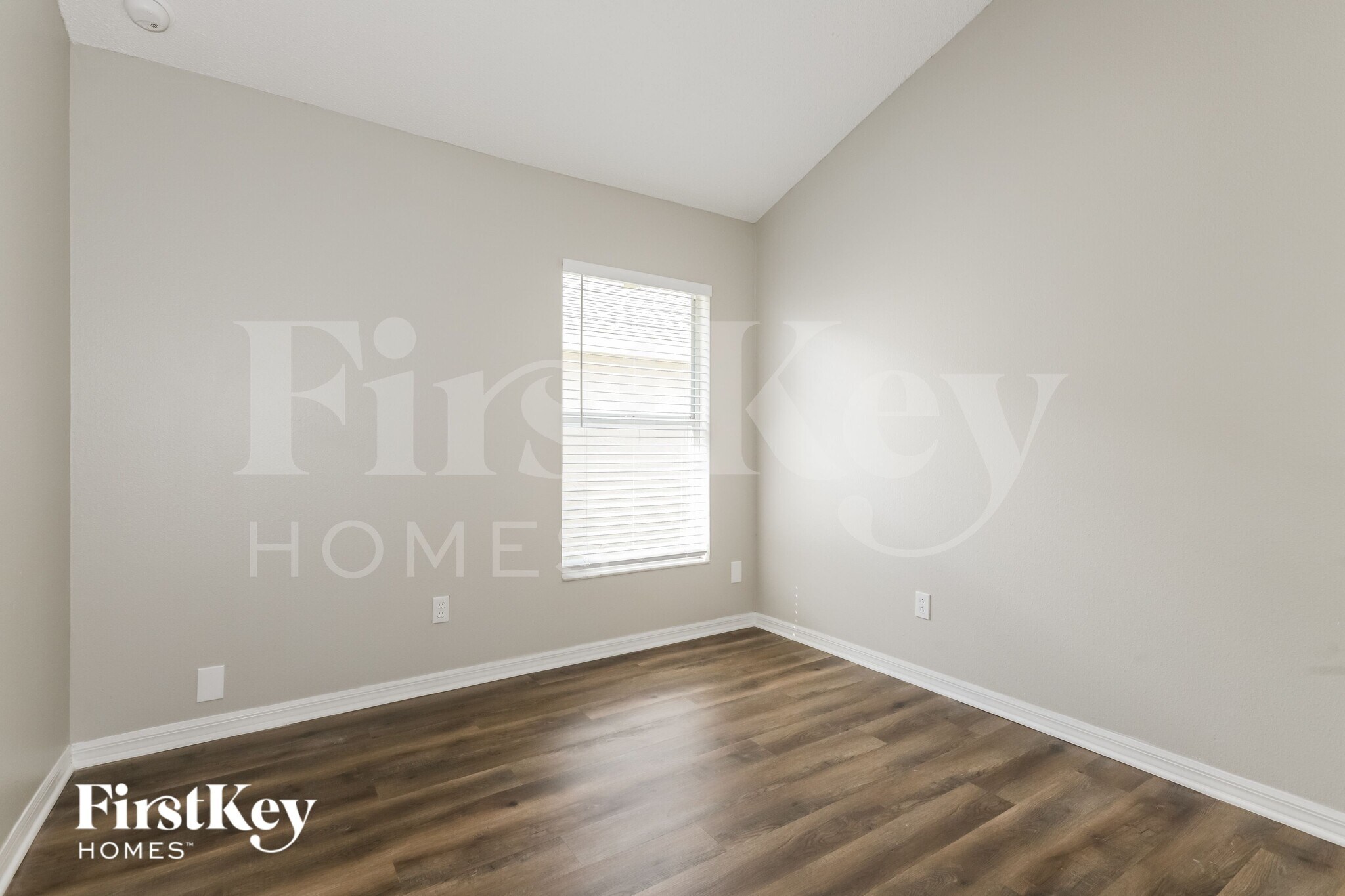 Building Photo - 1403 Scotch Pine Dr