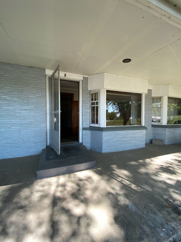 Building Photo - 8036 Lake Shore Dr