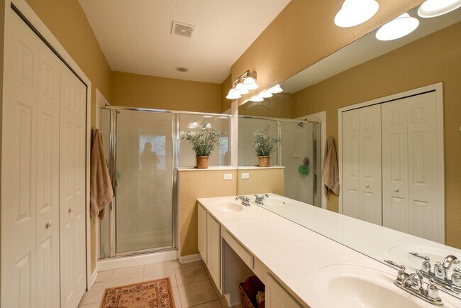 Building Photo - 5030 Maxon Terrace