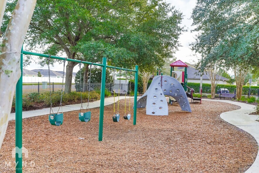 Building Photo - 2195 Pebble Point Dr