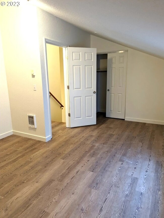 Building Photo - 436 Norway St NE