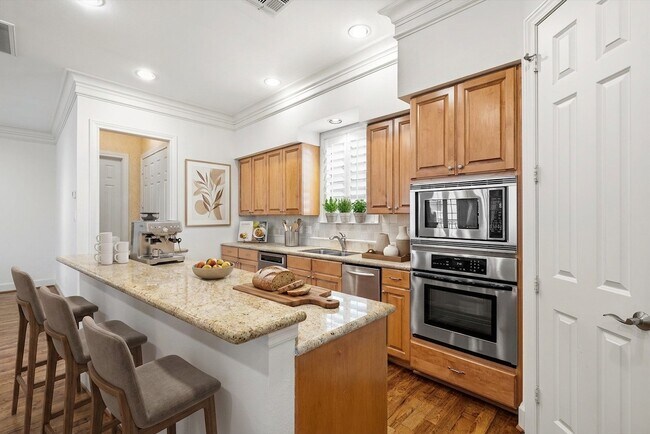 Building Photo - 5507 Val Verde St