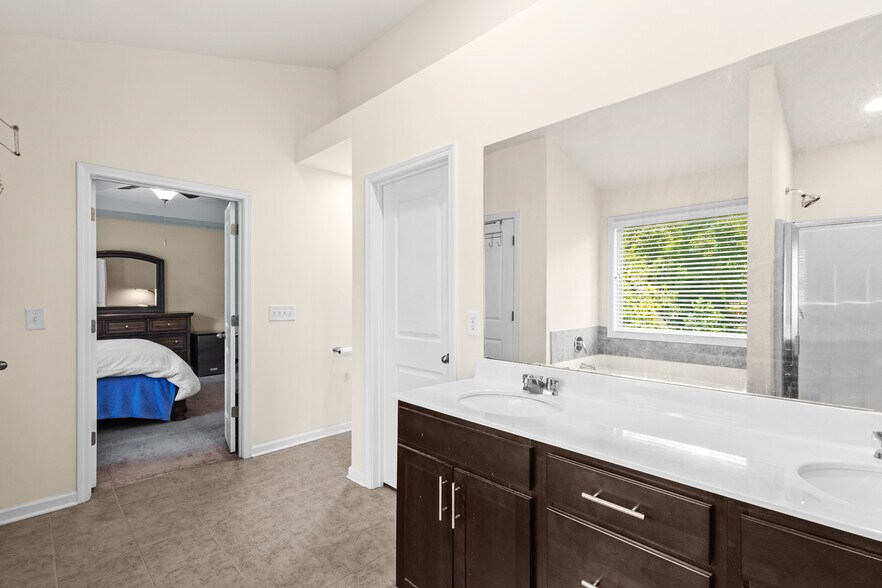 Building Photo - 4275 Almanor Cir