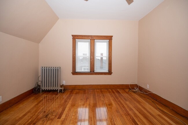Building Photo - Convenient Location & Updated Amenities!