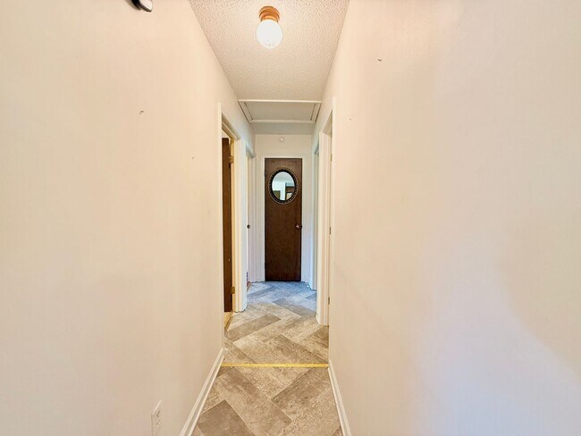 Building Photo - 2863 Low Ground Rd