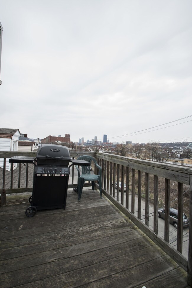 Building Photo - 2516 Josephine St,