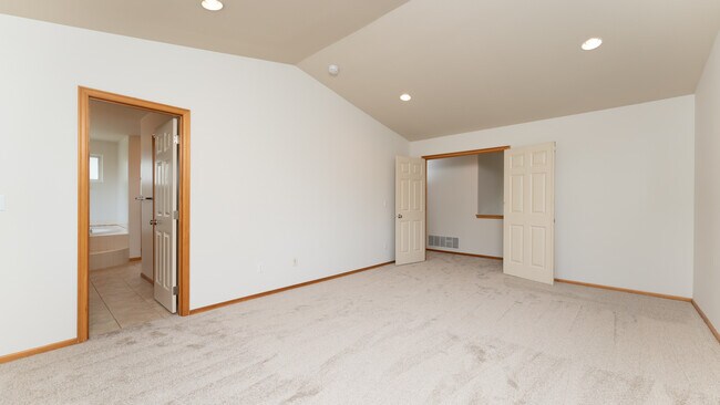 Building Photo - 9448 S 196 Pl