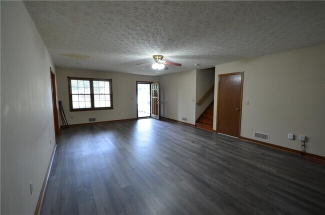 Building Photo - 4064 Stephanie Ct