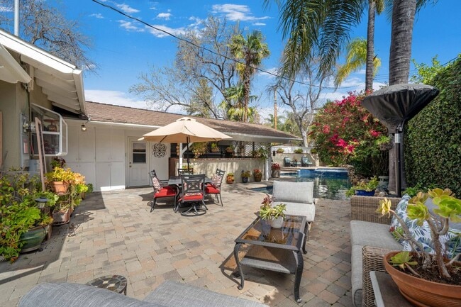 Building Photo - 4571 Canoga Dr
