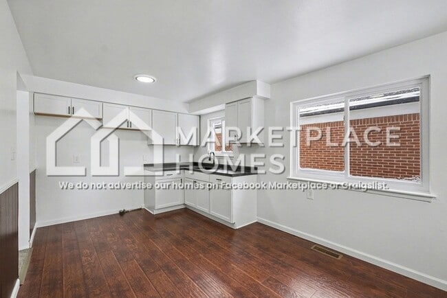 Building Photo - 19422 Algonac St