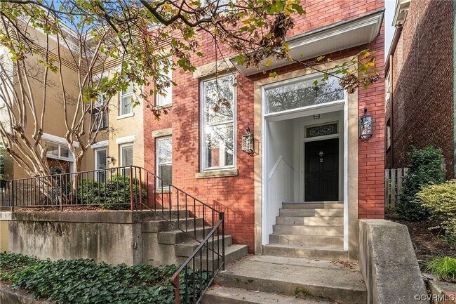 Building Photo - 102 N Harvie St