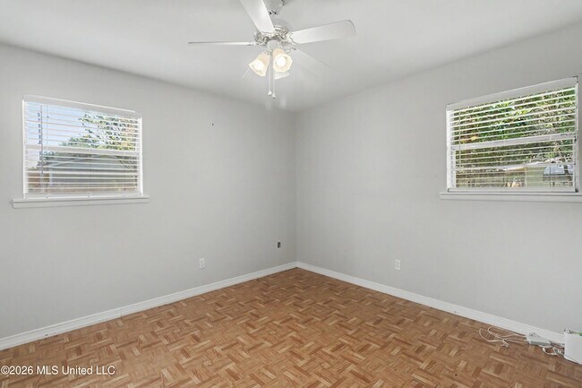 Building Photo - 4625 Hilltop Dr