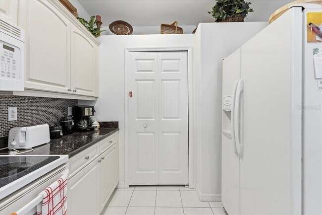 Building Photo - 102 NATURES Way