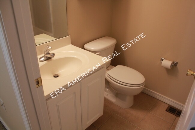 Building Photo - 976 Scenic Oak Ln