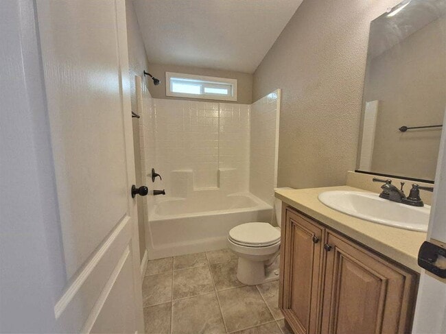 Building Photo - 4554 Chippewa Ln