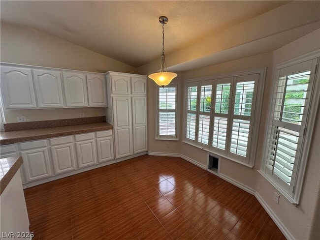 Building Photo - 2109 N Cedar Hills St