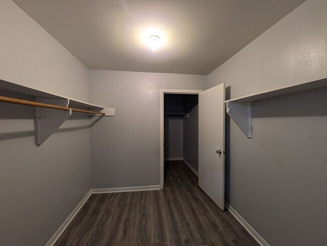 Building Photo - 6350 Arrowhead Dr