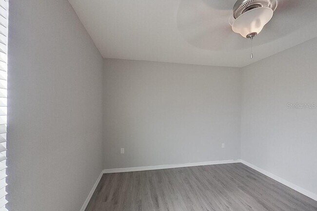 Building Photo - 8610 SW 44th Ct