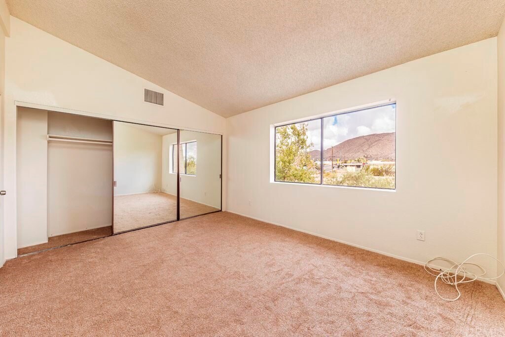 Building Photo - 55889 Santa Fe Trl