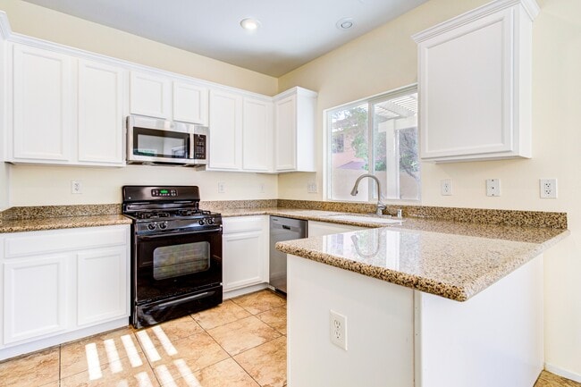 Building Photo - 10320 Bluff Valley Ct