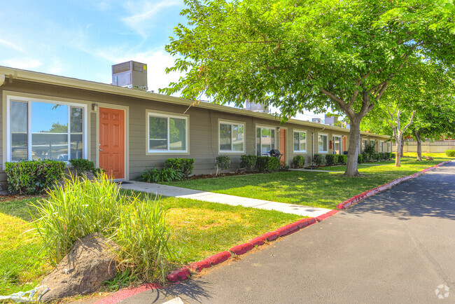 Building Photo - Delta View Apartments