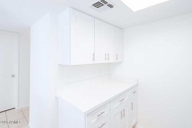 Building Photo - 4850 E Desert Cove Ave