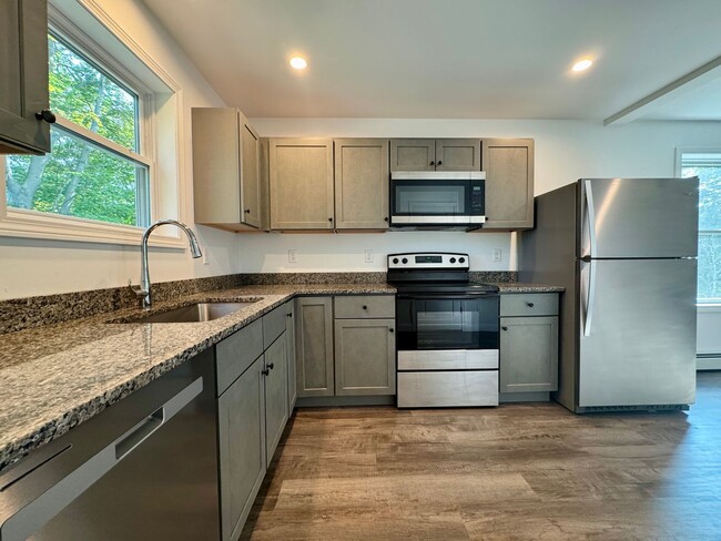 Building Photo - 116-118 Seavey Street