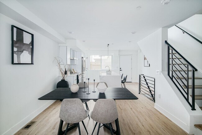 Building Photo - Brand New Luxury Townhouses