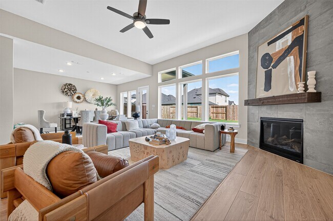 Building Photo - 7727 Pleasant Crst Dr