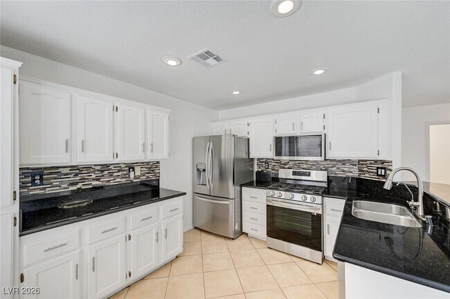 Building Photo - 2403 Rue De Versailles