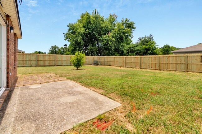 Building Photo - 3 Bed 2 Bath duplex just minutes to I-49