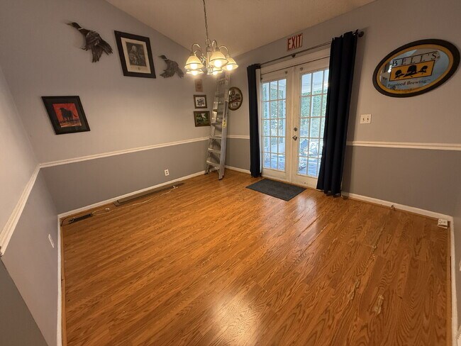 Building Photo - Single-Level 2 Bed, 2 Bath Duplex Near Percy Priest Lake with Lawn Care Included