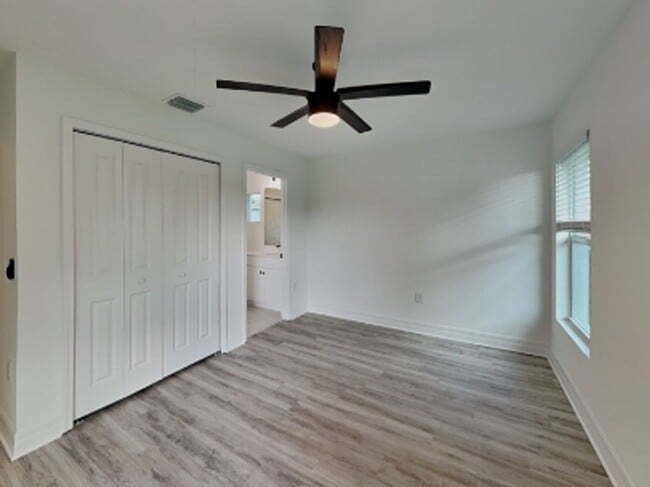 Building Photo - 220 Ne-31 Ter