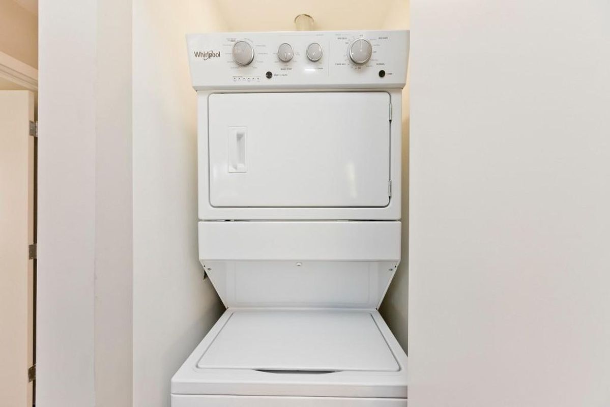 Building Photo - 5536 N Sheridan Rd