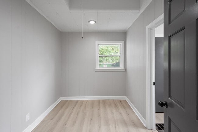 Building Photo - Stunning 2 bedroom home in Whitaker available January 15!